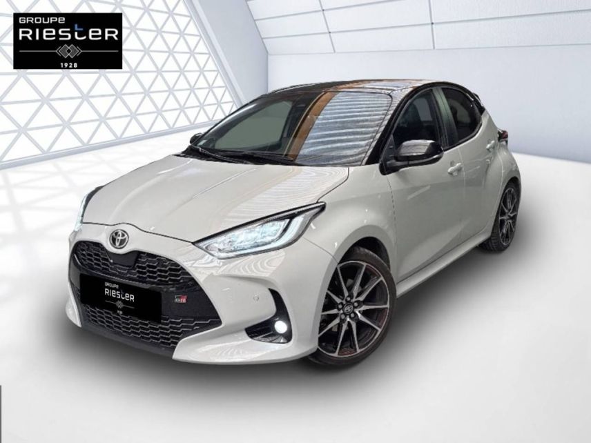 60740 : Hyundai Saint-Maximin - Protea by Riester - TOYOTA YARIS HYBRIDE MY22 GR Sport - YARIS IV - Gris - Automate à fonct. Continu - Essence / Courant électrique