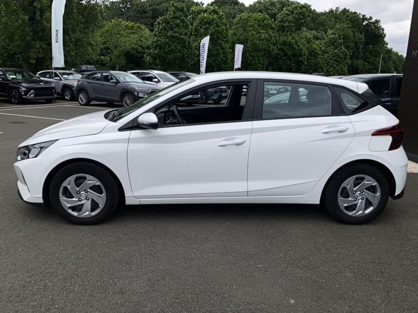 49070 : Hyundai Angers - Oceane Automobiles - HYUNDAI i20 Initia - i20 III - Blanc - Boîte manuelle - Essence sans plomb