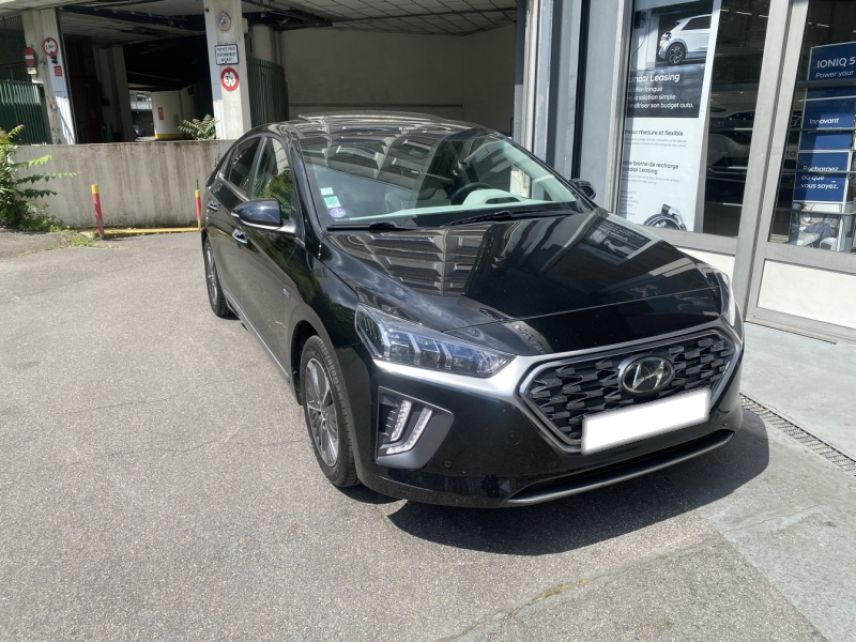 75013 : Hyundai Paris 13 - Bayard Automobiles - HYUNDAI Ioniq - Ioniq - Phantom black - Traction - Hybride rechargeable : Essence/Electrique