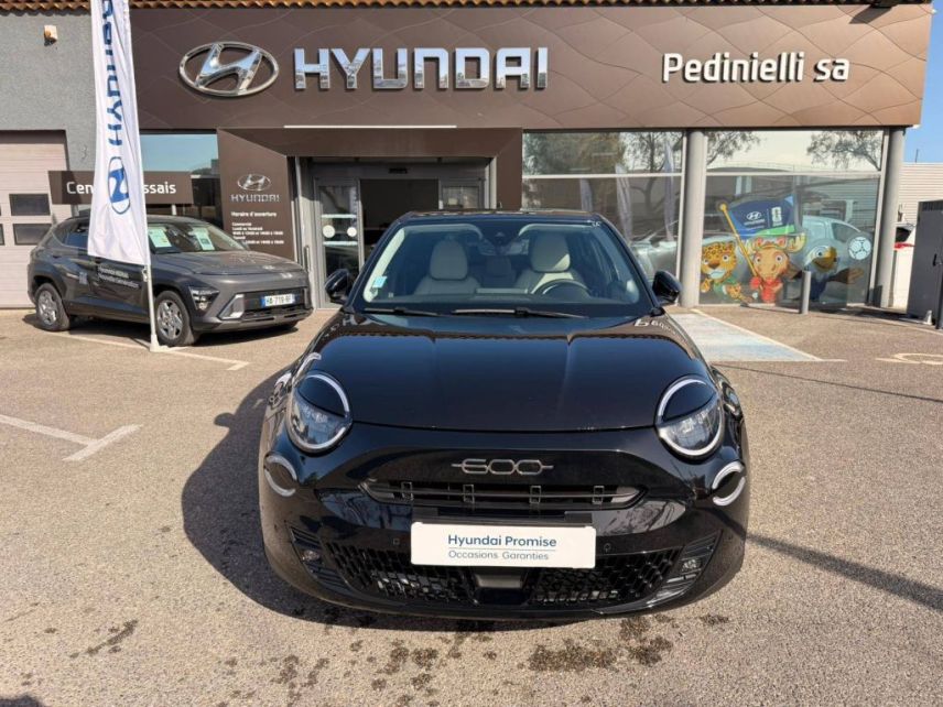 04100 : Hyundai Manosque - Pedinielli - FIAT 600 La Prima - 600 - Noir - Boîte automatique - Essence sans plomb
