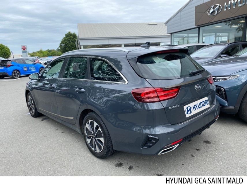35400 : Hyundai Saint-Malo - GCA - KIA Ceed SW - Ceed SW - Gris Acier métallisé - Traction - Hybride rechargeable : Essence/Electrique
