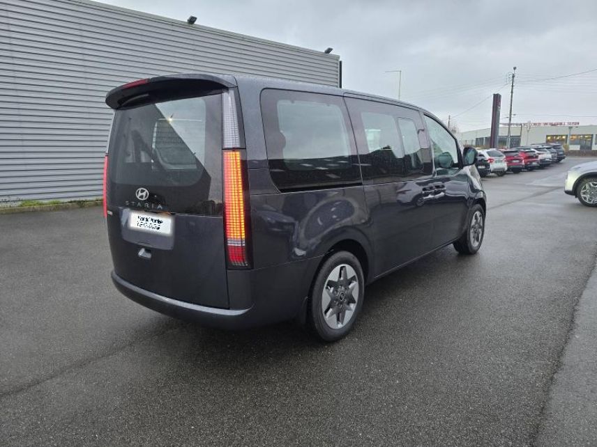 29200 : Hyundai Brest - Iroise Automobiles - HYUNDAI Staria - Staria - Graphite Gray Metal - Traction - Hybride : Essence/Electrique