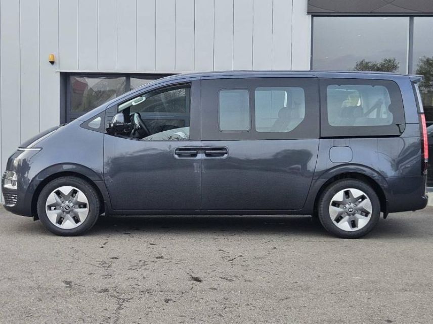 57685 : Hyundai Metz - Theobald Automobiles - HYUNDAI Staria - Staria - Graphite Gray Metal - Traction - Hybride : Essence/Electrique