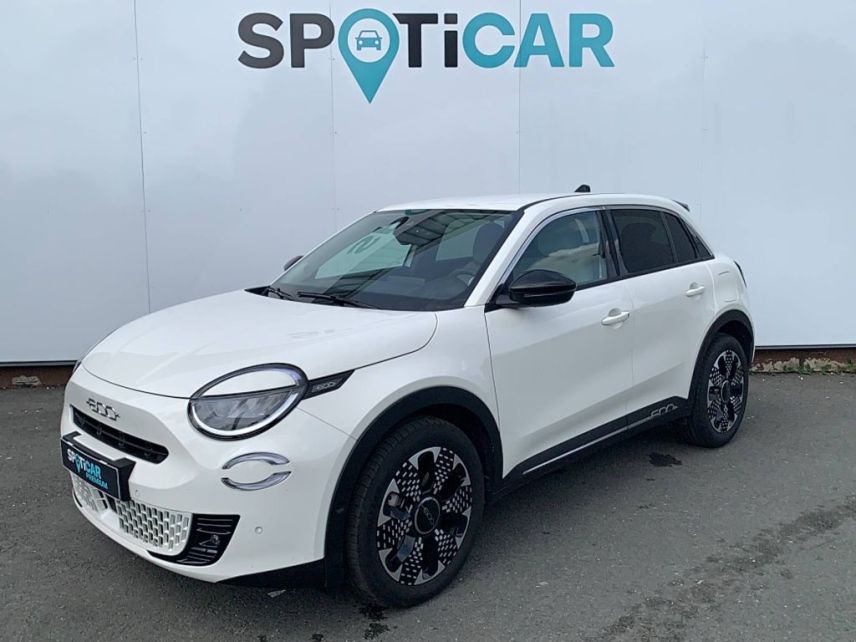 33140 : Hyundai Bordeaux Sud Villenave d'Ornon - Sipa Automobiles - FIAT 600 La Prima - 600 - Blanc - Boîte automatique - Essence sans plomb