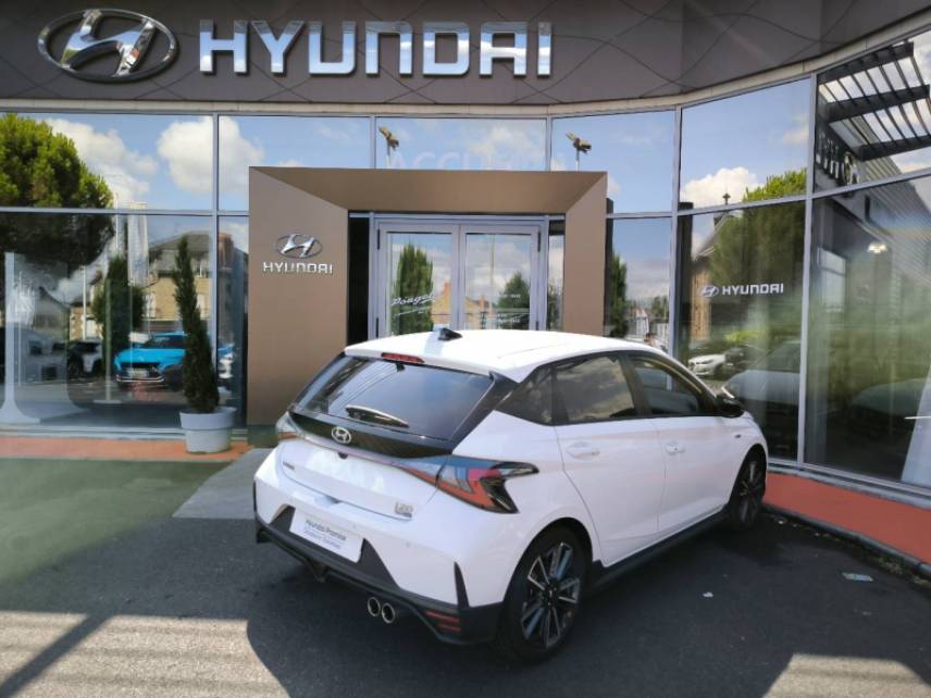 19100 : Hyundai Brive-la-Gaillarde - Garage Pouget - HYUNDAI i20 - i20 - Polar White - Traction - Essence/Micro-Hybride