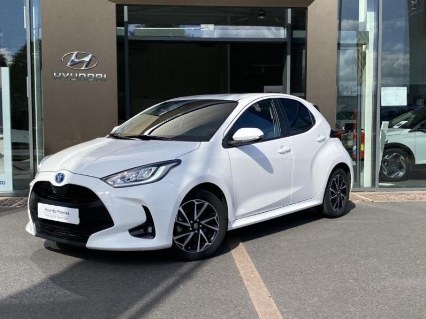 59640 : Hyundai Dunkerque - Europ&#039;Auto - TOYOTA Yaris - Yaris - Blanc Lunaire (N) - Traction - Hybride : Essence/Electrique