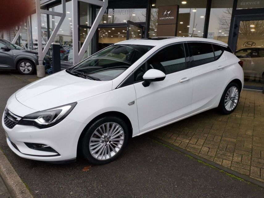 59650 : Hyundai Lille Villeneuve-d&#039;Ascq - V2 Automobiles - OPEL ASTRA SPORTS TOURER Innovation - ASTRA K - Blanc - Boîte manuelle - Diesel
