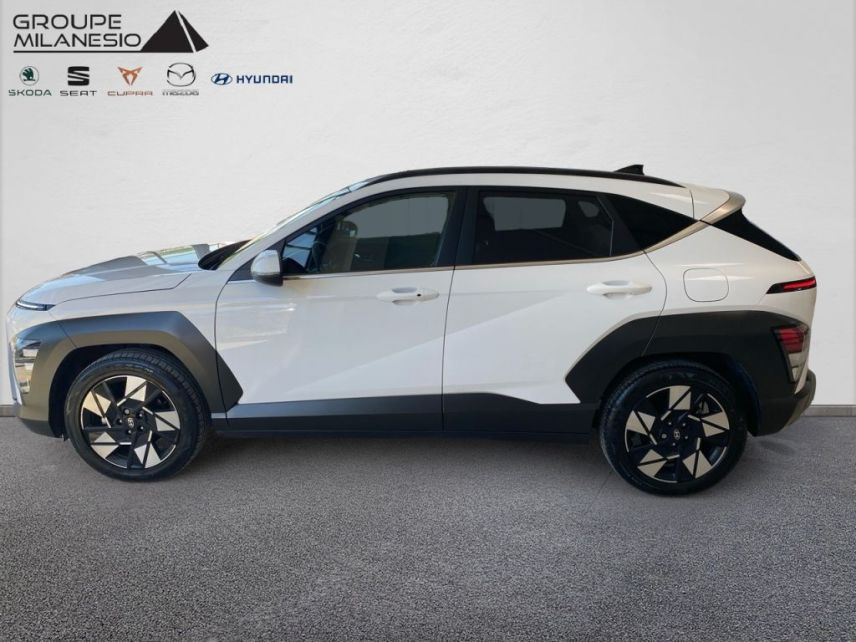 13300 : Hyundai Salon de Provence - Cap Milanesio - HYUNDAI KONA Creative - KONA (02/2023) - Blanc - Automate sequentiel - Essence / Courant électrique