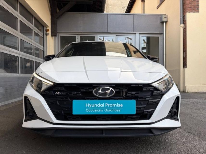 78000 : Hyundai Versailles - SOCOHY - HYUNDAI i20 - i20 - Atlas White - Traction - Essence/Micro-Hybride