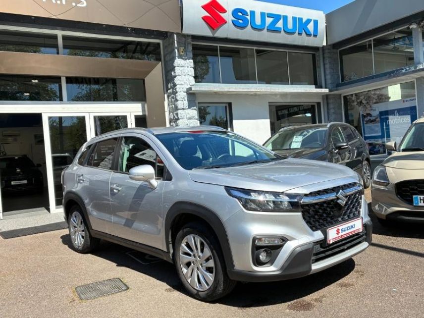 89100 : Hyundai Sens - APS - SUZUKI S-Cross - S-Cross - Silky Silver métallisé - Traction - Hybride : Essence/Electrique