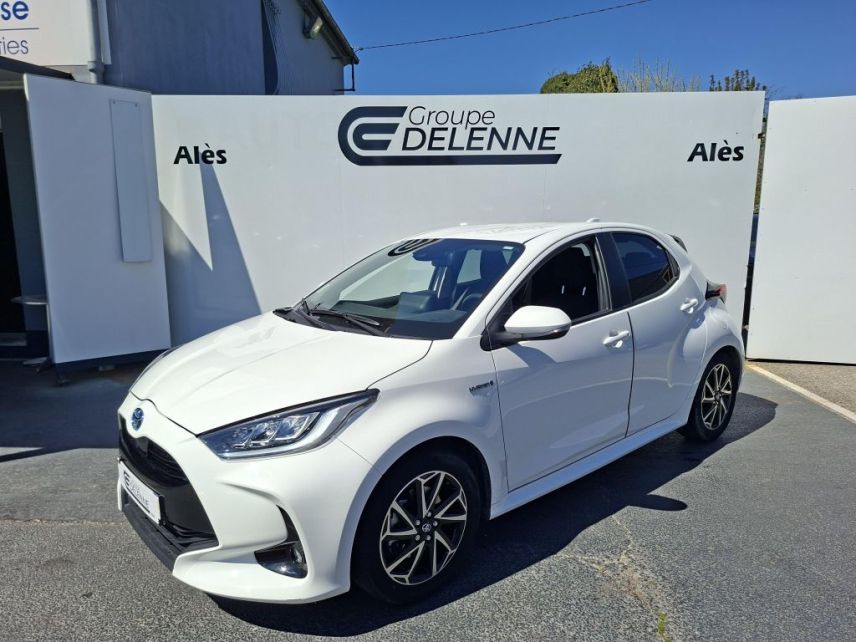30100 : Hyundai Alès - Auto Hall - TOYOTA YARIS HYBRIDE MY20 Design - YARIS IV - Blanc - Automate à fonct. Continu - Essence / Courant électrique