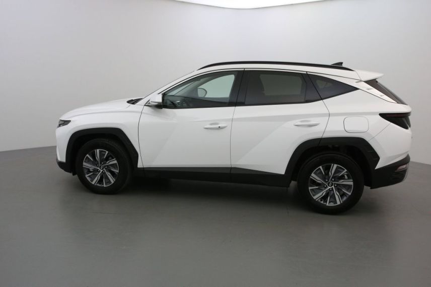 01150 : Stock constructeur - HYUNDAI TUCSON Creative - TUCSON IV - Blanc - Boîte automatique - Essence / Courant électrique