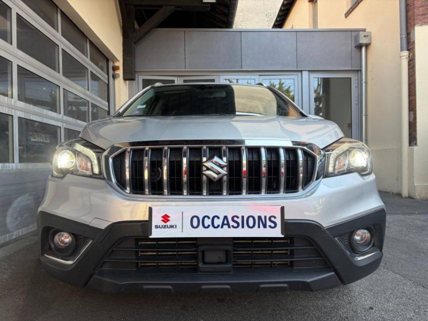 78000 : Hyundai Versailles - SOCOHY - SUZUKI S-Cross - S-Cross - Silky Silver métallisé -  - Essence/Micro-Hybride