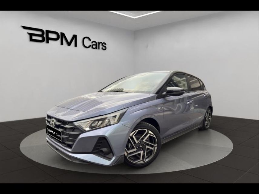 92130 : Hyundai ISSY-LES-MOULINEAUX - BPM Cars - HYUNDAI i20 - i20 - Meta Blue Métal/Toit+rétros Black - Traction - Essence