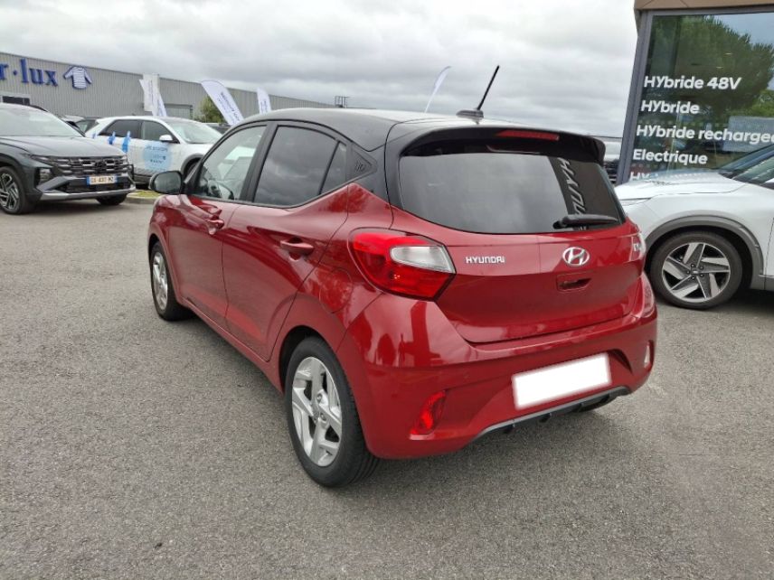 56000 : Hyundai Vannes - Park Lann Automobiles - HYUNDAI i10 - i10 - Dragon Red Métal/Toit/rétros Black - Traction - Essence