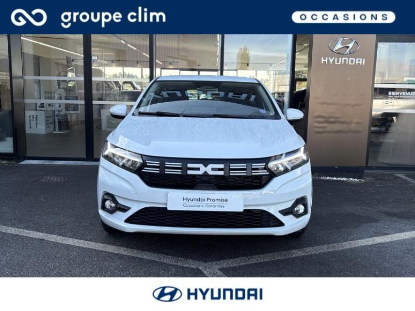 40990 : Hyundai Dax - i-AUTO - DACIA Sandero - Sandero - Blanc - Traction - Essence