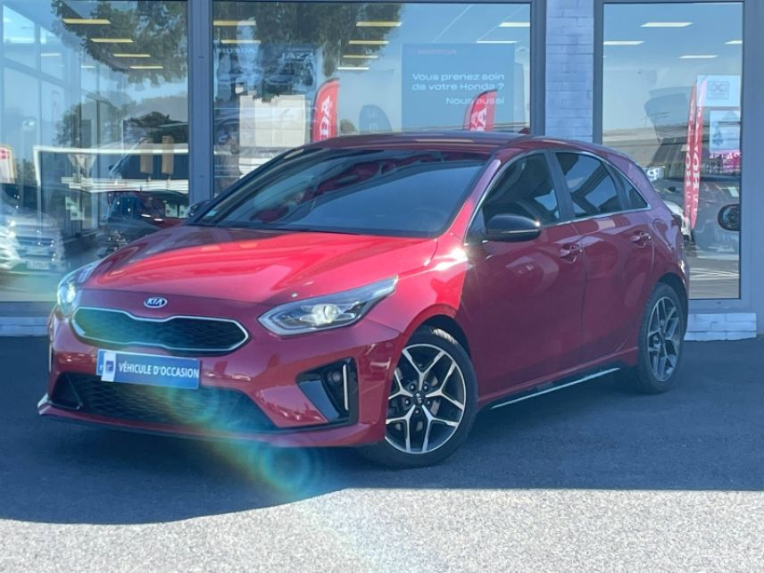 57200 : Hyundai Sarreguemines - Theobald Automobiles - KIA Ceed - Ceed - Rouge Rubis métallisé - Traction - Essence