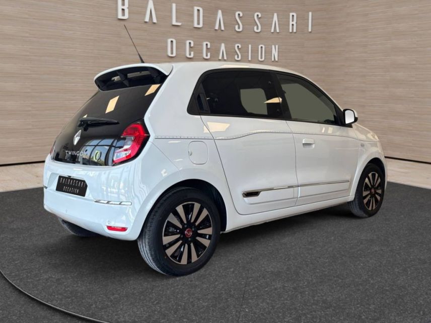 83130 : Hyundai Toulon - Autodif SAS - Groupe BALDASSARI - RENAULT TWINGO III Signature - TWINGO III - Blanc - Boîte manuelle - Essence sans plomb