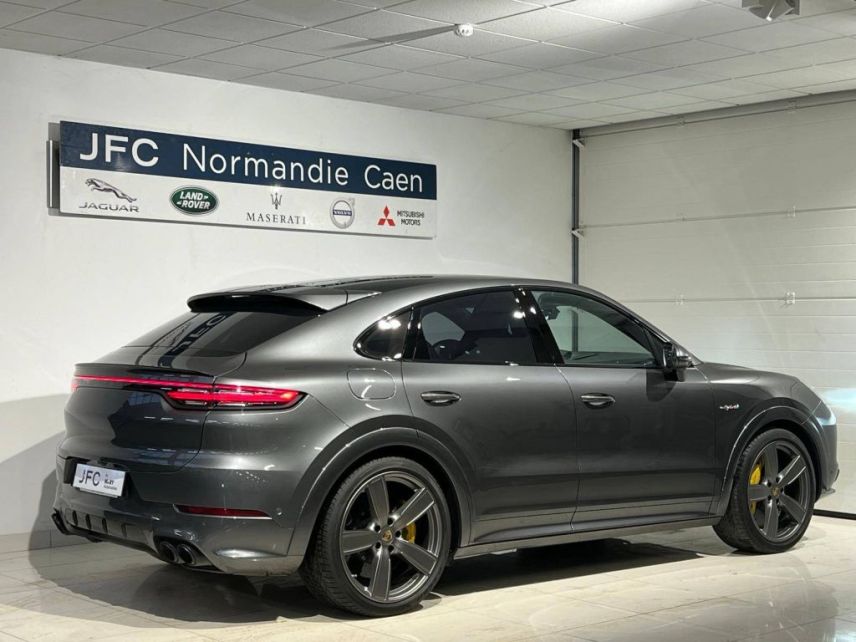76000 : Hyundai Rouen - JFC by Mary Automobiles - PORSCHE CAYENNE COUPE Turbo S - CAYENNE III - Gris - Boîte automatique - Essence / Courant électrique