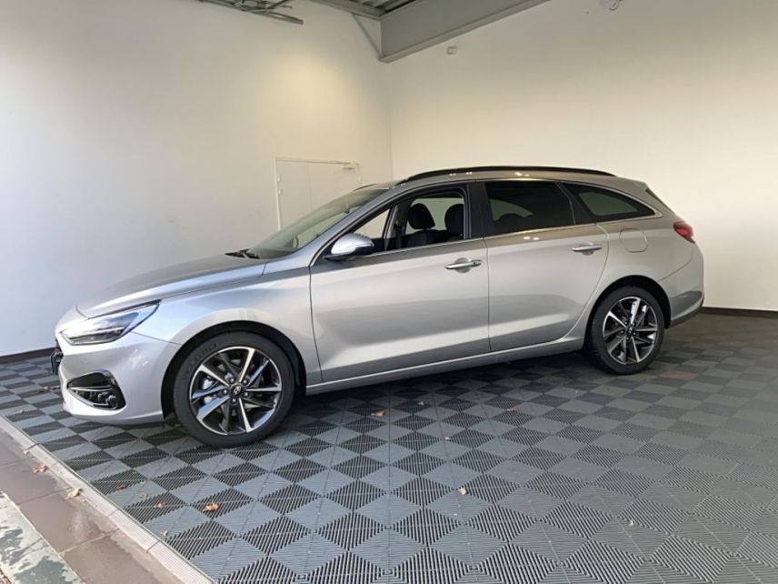 85000 : Hyundai La Roche-sur-Yon - Océane Auto - HYUNDAI i30 SW Creative - i30 III - Gris - Boîte séquentielle - Essence sans plomb