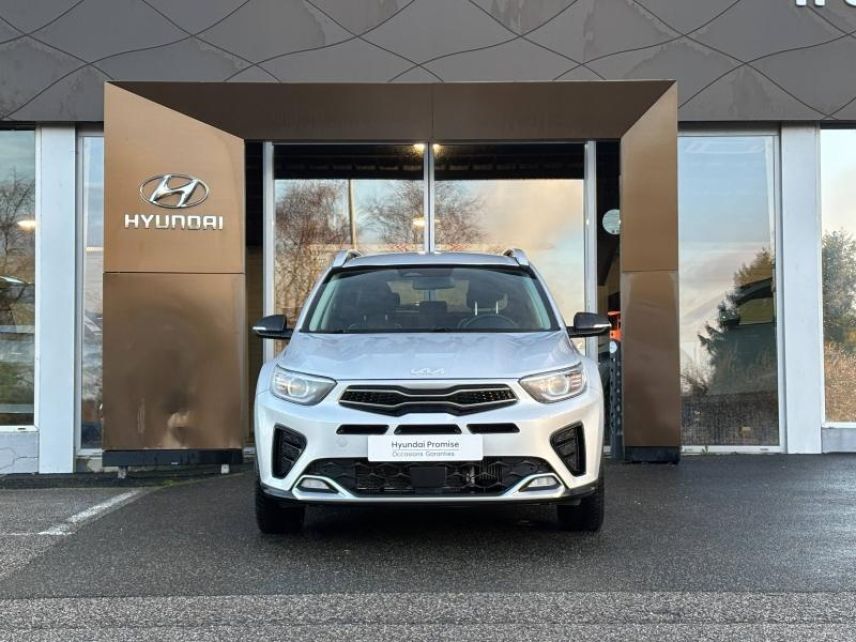 29000 : Hyundai Quimper - Iroise Automobiles - KIA Stonic - Stonic - Gris Aluminium métallisé - Traction - Essence/Micro-Hybride