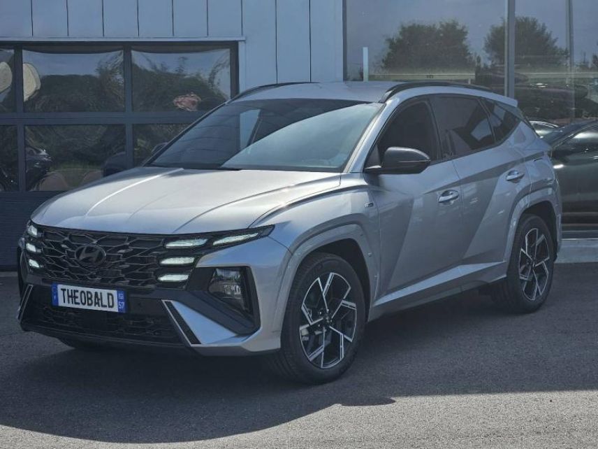 57685 : Hyundai Metz - Theobald Automobiles - HYUNDAI Tucson - Tucson - Shimmering Silver/Toit/rétros Black - Traction - Hybride : Essence/Electrique