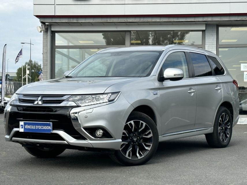 57200 : Hyundai Sarreguemines - Theobald Automobiles - MITSUBISHI Outlander - Outlander - Titanium Gray - Transmission intégrale - Hybride rechargeable : Essence/Electrique