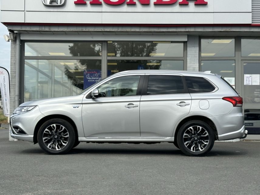 57200 : Hyundai Sarreguemines - Theobald Automobiles - MITSUBISHI Outlander - Outlander - Titanium Gray - Transmission intégrale - Hybride rechargeable : Essence/Electrique