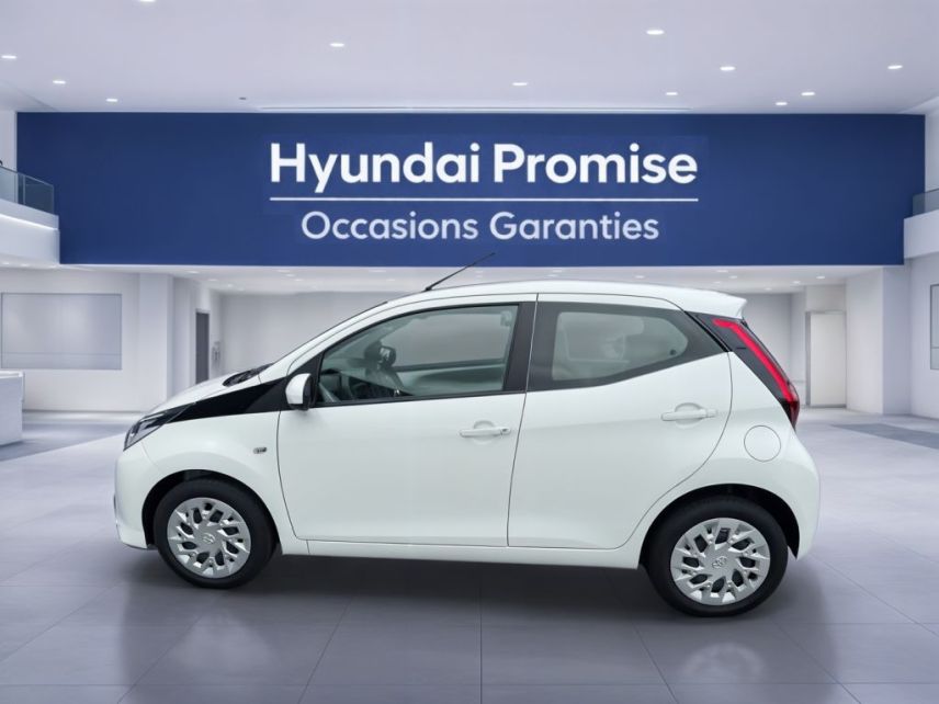 08000 : Hyundai Charleville-Mézières - SVTA - TOYOTA AYGO MY21 x-night - AYGO II - Blanc - Boîte automatisée - Essence sans plomb