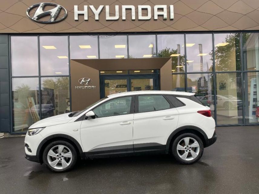 14400 : Hyundai Bayeux - Trajectoire Automobiles - OPEL Grandland X - Grandland X - blanc - Traction - Essence
