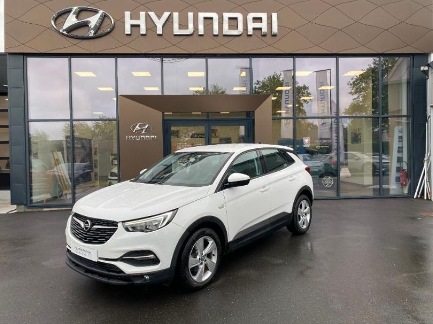 14400 : Hyundai Bayeux - Trajectoire Automobiles - OPEL Grandland X - Grandland X - blanc - Traction - Essence