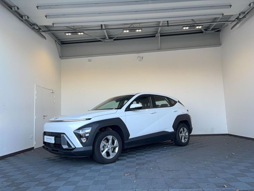 85000 : Hyundai La Roche-sur-Yon - Océane Auto - HYUNDAI KONA Intuitive - KONA II - Blanc - Automate sequentiel - Essence / Courant électrique