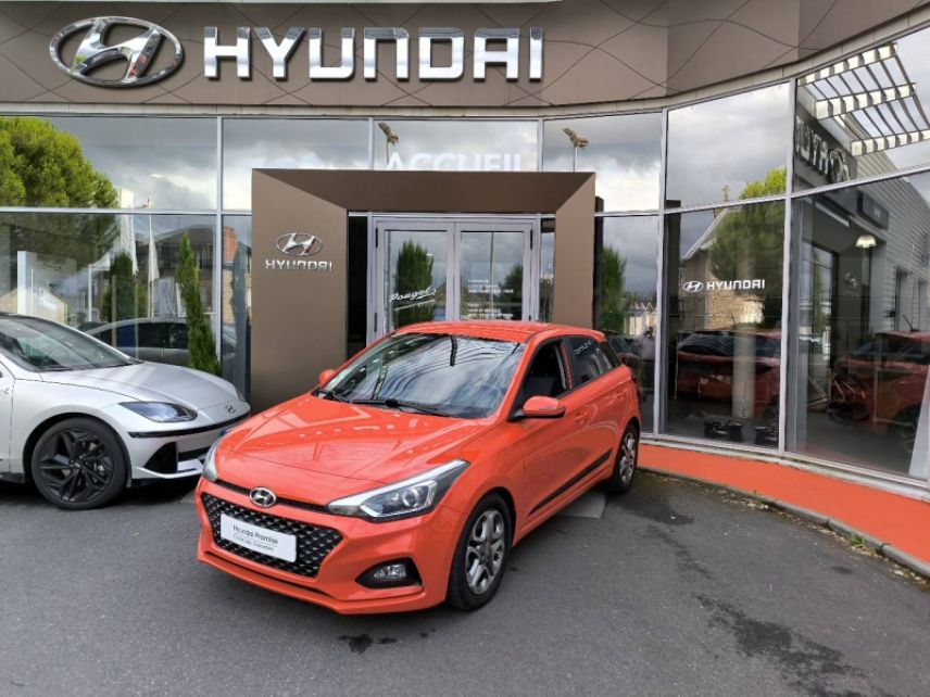 19100 : Hyundai Brive-la-Gaillarde - Garage Pouget - HYUNDAI i20 - i20 - Tomato Red - Traction - Essence