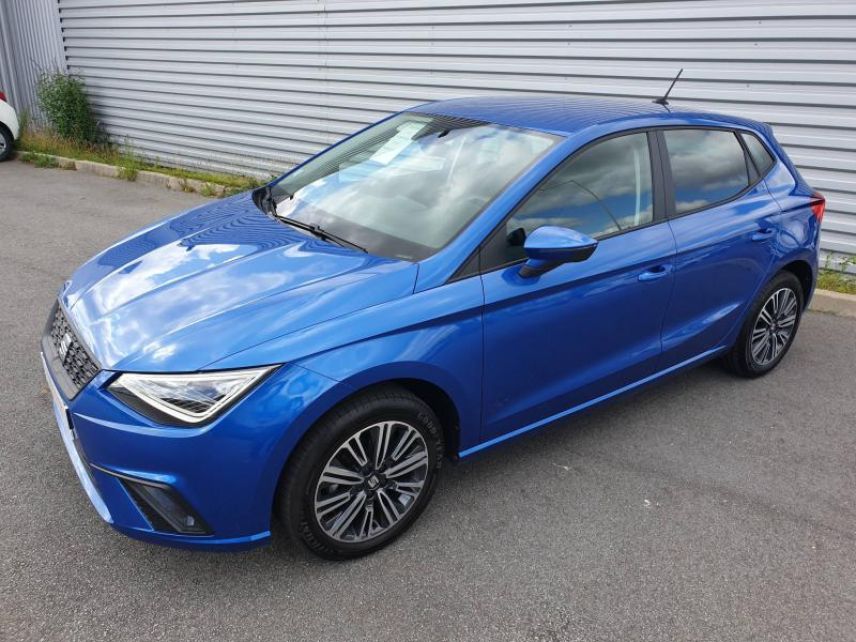 29200 : Hyundai Brest - Iroise Automobiles - SEAT Ibiza - Ibiza - Bleu électrique métal - Traction - Essence