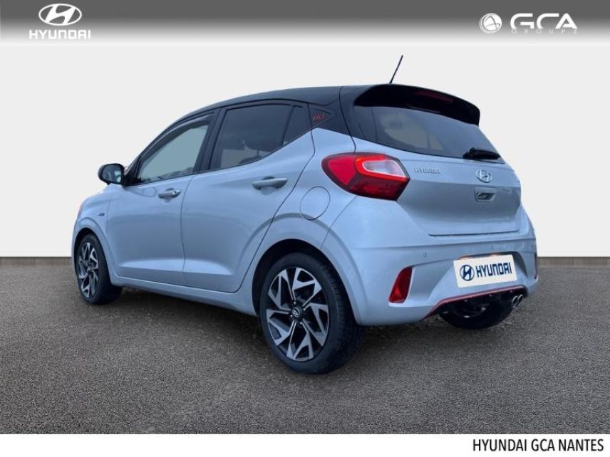 44800 : Hyundai NANTES SAINT HERBLAIN - GCH NANTES - HYUNDAI i10 - i10 - Sleek Silver Métal/Toit/rétros Black - Traction - Essence