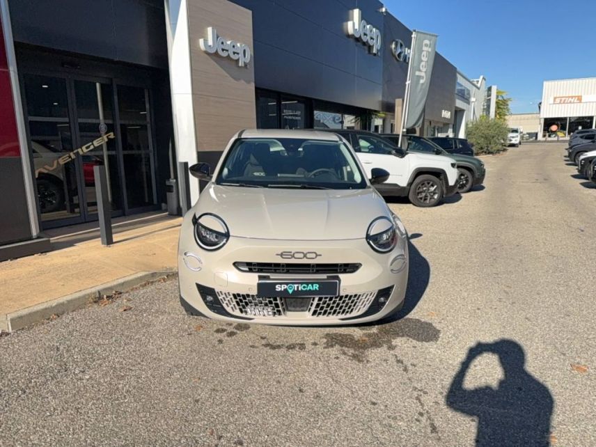 04100 : Hyundai Manosque - Pedinielli - FIAT 600 Pop - 600 - Gris - Boîte automatique - Essence sans plomb