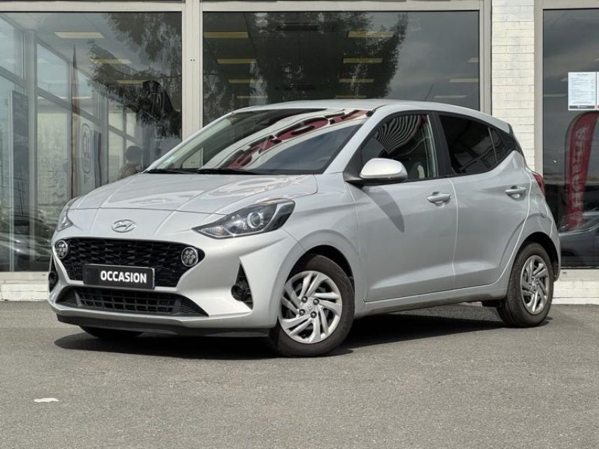 57200 : Hyundai Sarreguemines - Theobald Automobiles - HYUNDAI i10 - i10 - Sleek Silver Métal - Traction - Essence