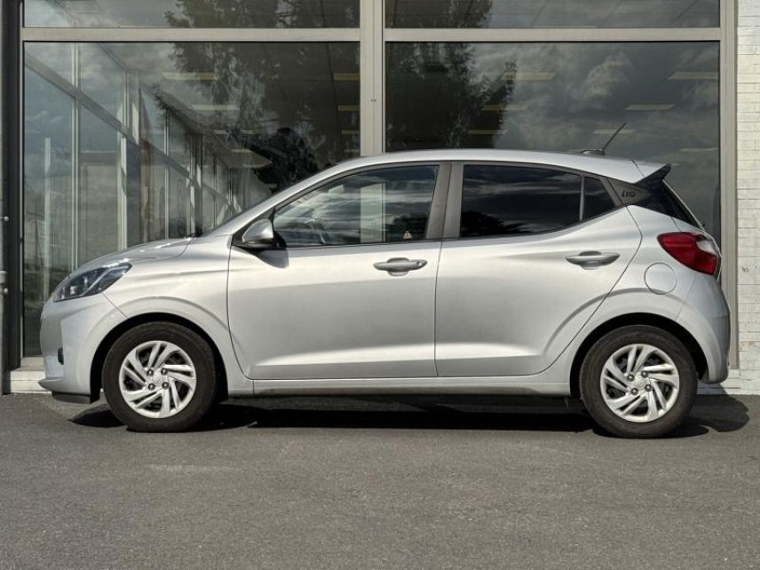 57200 : Hyundai Sarreguemines - Theobald Automobiles - HYUNDAI i10 - i10 - Sleek Silver Métal - Traction - Essence