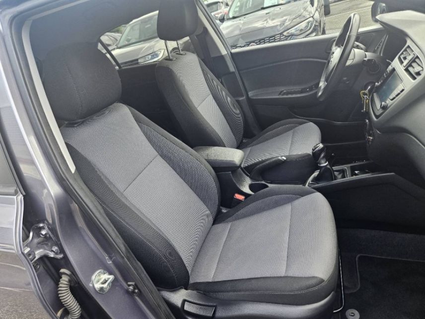 82005 : Hyundai Montauban - Pierre Guirado Automobiles - HYUNDAI i20 - i20 - Star Dust - Traction - Essence