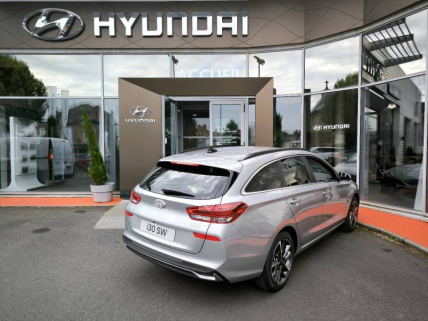 19100 : Hyundai Brive-la-Gaillarde - Garage Pouget - HYUNDAI i30 SW - i30 SW - Shimmering Sylver métal - Traction - Essence