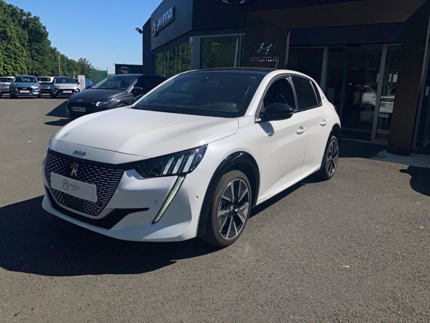49070 : Hyundai Angers - Oceane Automobiles - PEUGEOT 208 ELECTRIQUE GT - 208 ELECTRIQUE II - Blanc - Automate à fonct. Continu - Courant électrique
