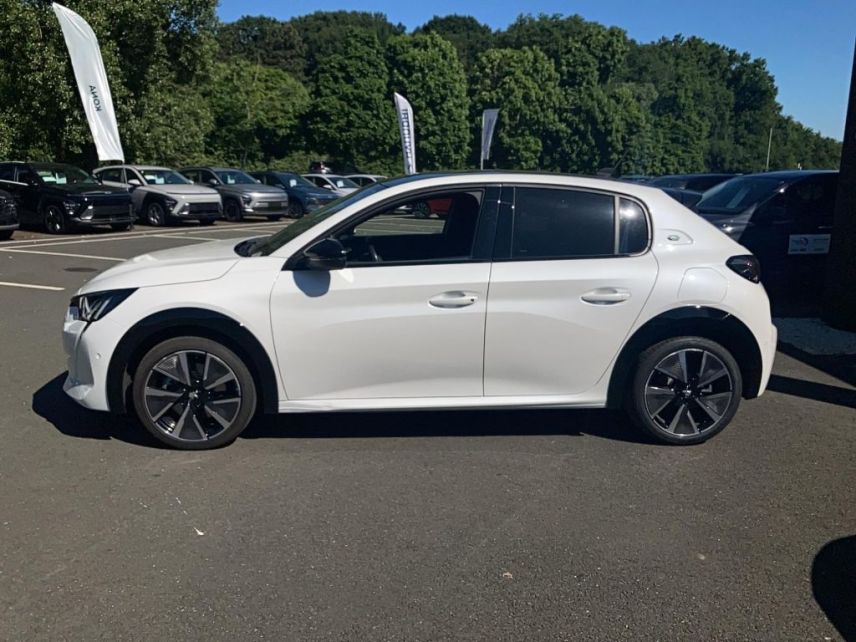 49070 : Hyundai Angers - Oceane Automobiles - PEUGEOT 208 ELECTRIQUE GT - 208 ELECTRIQUE II - Blanc - Automate à fonct. Continu - Courant électrique