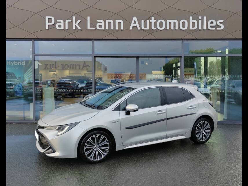 56000 : Hyundai Vannes - Park Lann Automobiles - TOYOTA Corolla - Corolla - Gris Aluminium métallisé - Traction - Hybride : Essence/Electrique