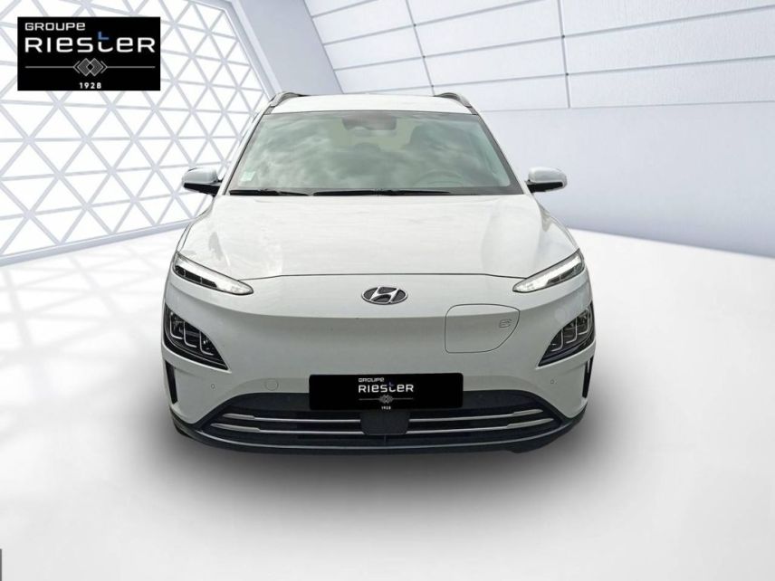 77600 : Hyundai Bussy-Saint-Georges - Protea by Riester - HYUNDAI KONA ELECTRIC Executive - KONA ELECTRIQUE - BLANC - Automate à fonct. Continu - Courant électrique