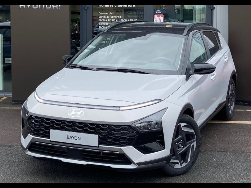 57200 : Hyundai Sarreguemines - Theobald Automobiles - HYUNDAI Bayon - Bayon - Lumen Gray Métal/Toit+rétros Black - Traction - Essence