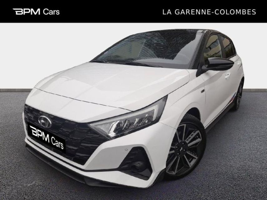 92250 : Hyundai La Garenne-Colombes - BPM Cars - HYUNDAI i20 - i20 - Atlas White Métal/Toit/rétros Black - Traction - Essence/Micro-Hybride