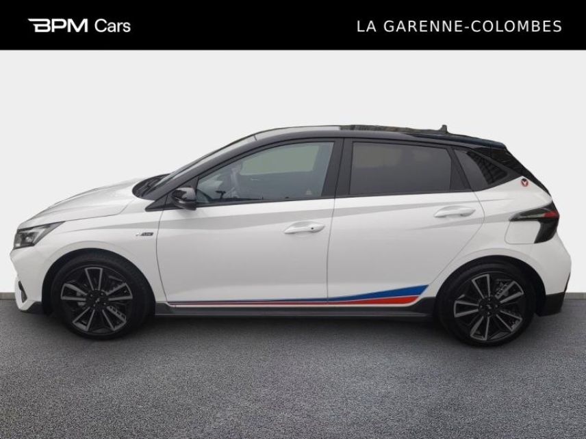 92250 : Hyundai La Garenne-Colombes - BPM Cars - HYUNDAI i20 - i20 - Atlas White Métal/Toit/rétros Black - Traction - Essence/Micro-Hybride