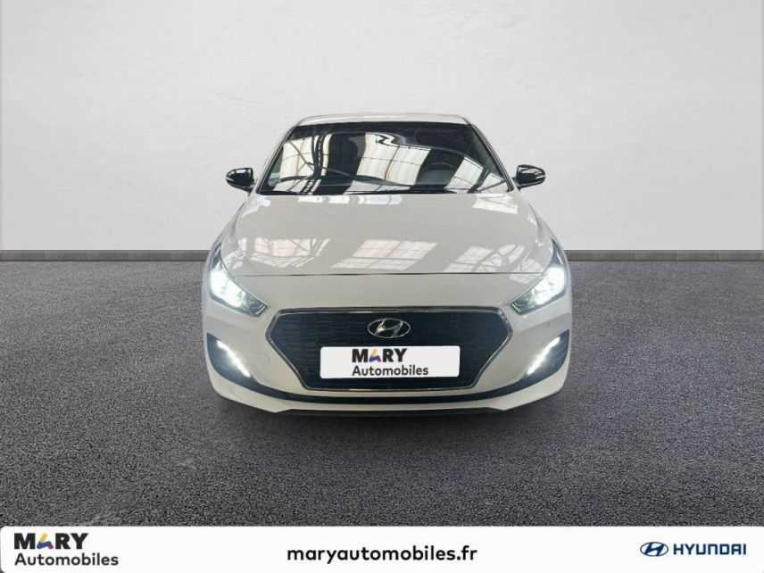 27700 : Hyundai Les Andelys - JFC by Mary Automobiles - HYUNDAI i30 FASTBACK Creative - i30 III - Crystal White - Boîte manuelle - Essence sans plomb