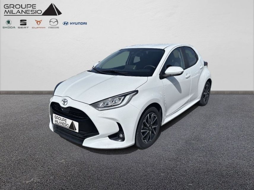 13300 : Hyundai Salon de Provence - Cap Milanesio - TOYOTA YARIS Design - YARIS IV - Blanc - Boîte manuelle - Essence sans plomb