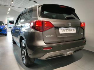 78000 : Hyundai Versailles - SOCOHY - SUZUKI Vitara - Vitara - Titan Dark Gray Pearl métallisé - Traction - Essence/Micro-Hybride